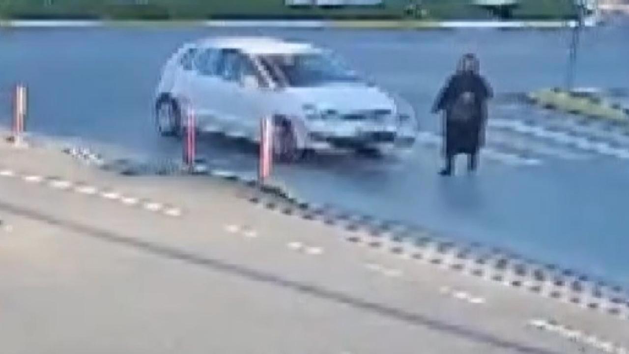 Araç Çarptı, Yardım Beklerken İkinci Kaza İyileşirken