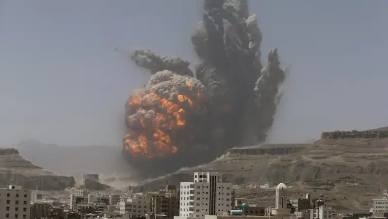 ABD’nin Yemen’de Yaptığı Hava Saldırısı: 5 Can Kaybı ve 13 Yaralı