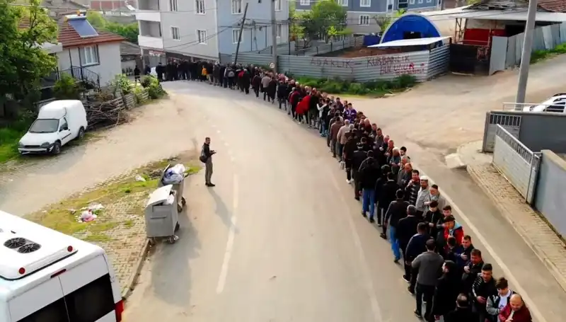 Bursa’nın O Mahallesinde Bayramlaşma Geleneği Devam Ediyor!