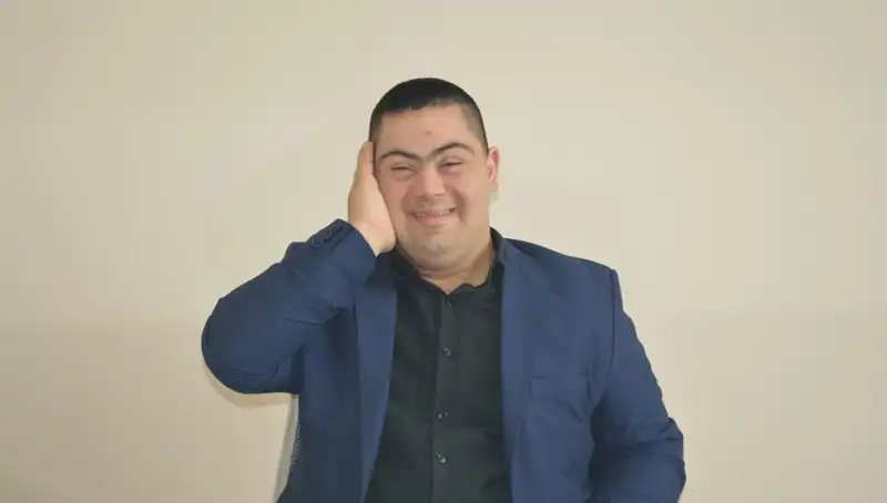 Down Sendromlu Genç Erdinç’in Müziğiyle Duygulara Dokunan Hayali