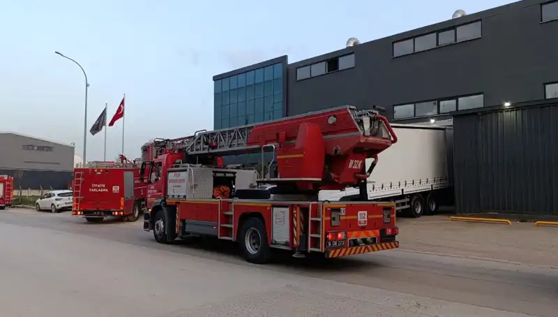 İnegöl'de Büyük Yangın: Fabrika Alev Alev Yandı