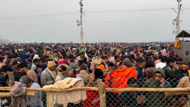 Hindistan'da Dini Festivalde İzdiham: Hayatını Kaybedenlerin Sayısı Artıyor