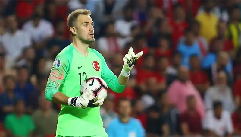 Mert Günok Futbolu Bırakacağını Resmen Açıkladı: Hedefleri ve Gelecek Planları
