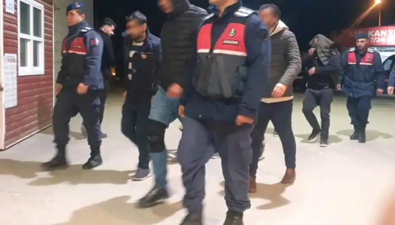 Uyuşturucu Partisi: Bağ Evinde Gerçekleşen Baskın Şok Etti!