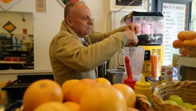Yaz Kış Tüketilen Doğal Şifa: Süt, Pekmez ve Fıstık Karışımı