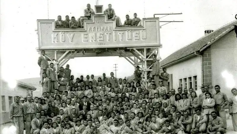 17 Nisan: Köy Enstitüleri'nin Tarihi Önemi ve Dönüşümü
