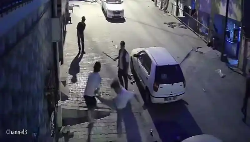Başakşehir'de Taşlı Sopalı Kavga: Mahallede Neler Oldu?