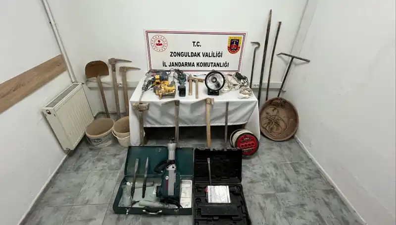 Çaycuma'da Kaçak Kazı Yapan 5 Şahıs Yakalandı: Tarih İhlali Suçlaması