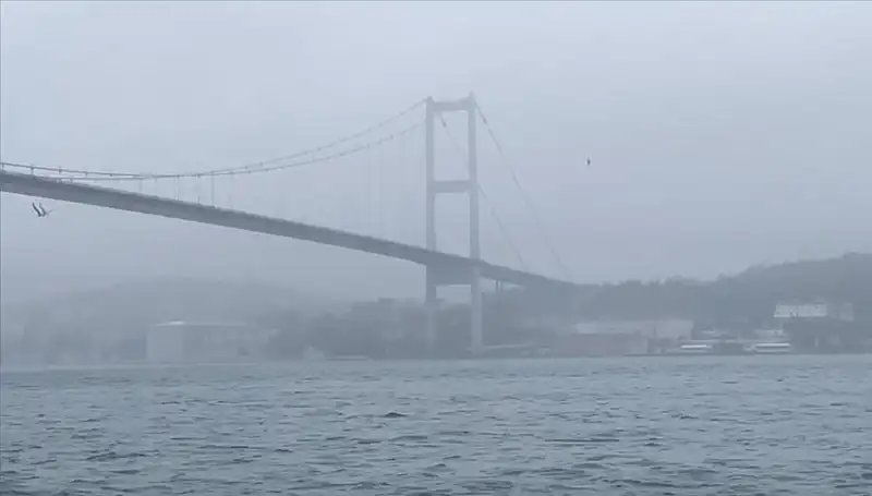 İstanbul Boğazı’nda Görüş Mesafesi Düştü, Gemi Trafiği Durma Noktasında