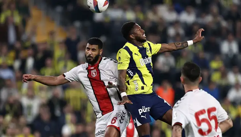 Fenerbahçe'de Uyum Bozuldu, Sistem Çöktü: Spor Yazarlarından Eleştiriler