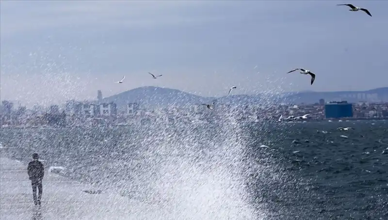 Marmara ve Ege'de Kuvvetli Rüzgar Alarmı: Hazırlıklarınızı Yapın!