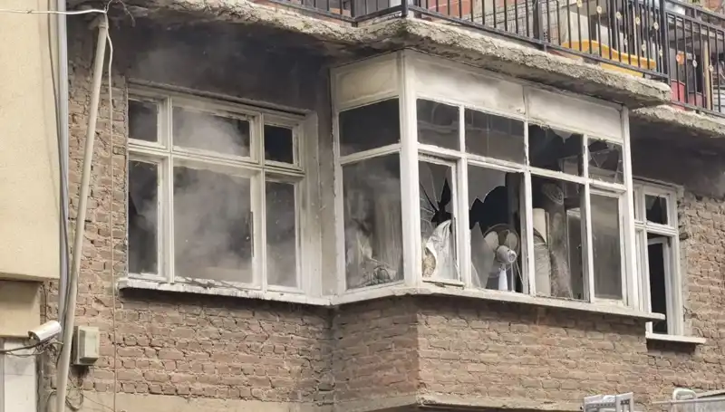 Bursa'da İkinci Katı Küle Dönen Ev Yangını: Alevler İçinde Kalan Bir Gece