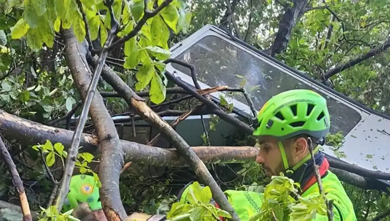 İtalya’da Teleferik Felaketi: Çekme Halatı Koptu, Sarsıcı Olayda 4 Kişi Hayatını Kaybetti